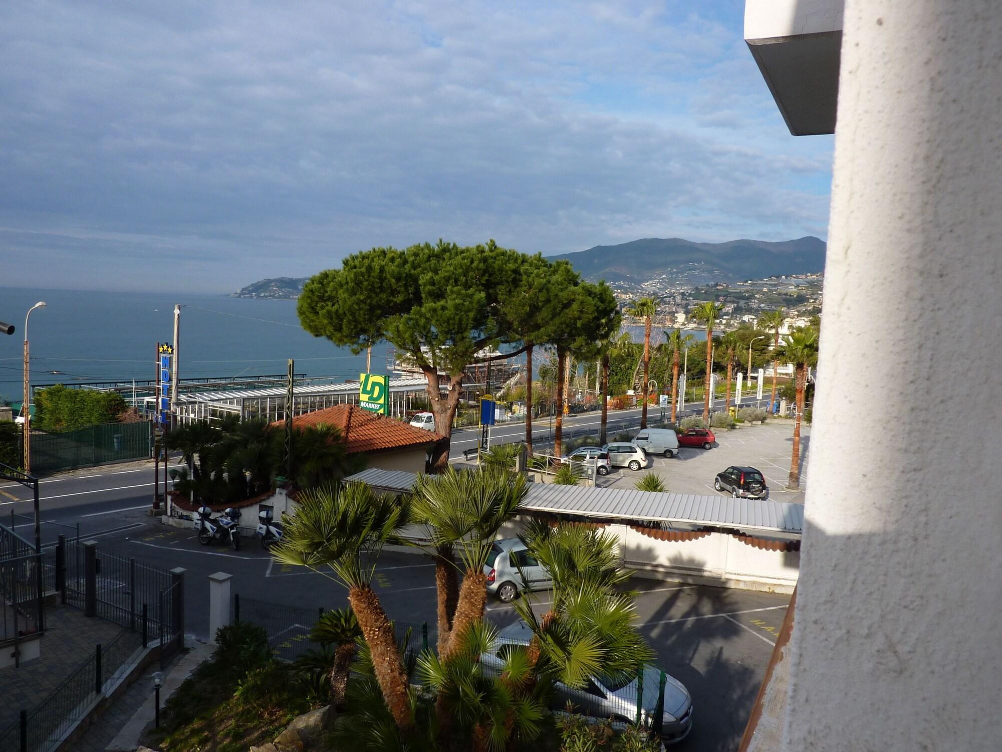 סנרמו Hotel Ariston Montecarlo מראה חיצוני תמונה