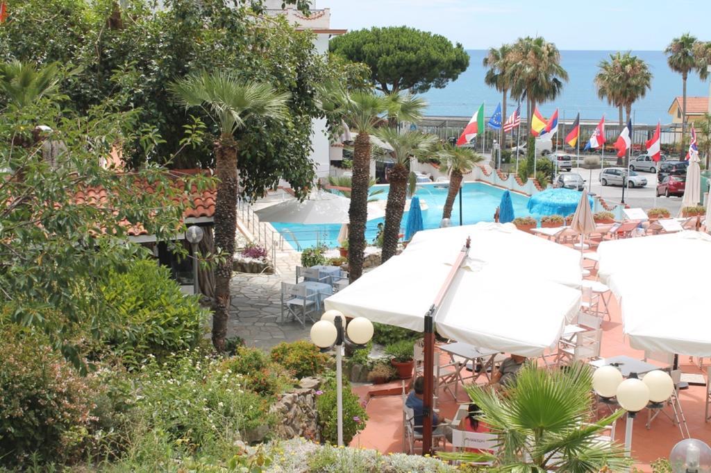 סנרמו Hotel Ariston Montecarlo מראה חיצוני תמונה
