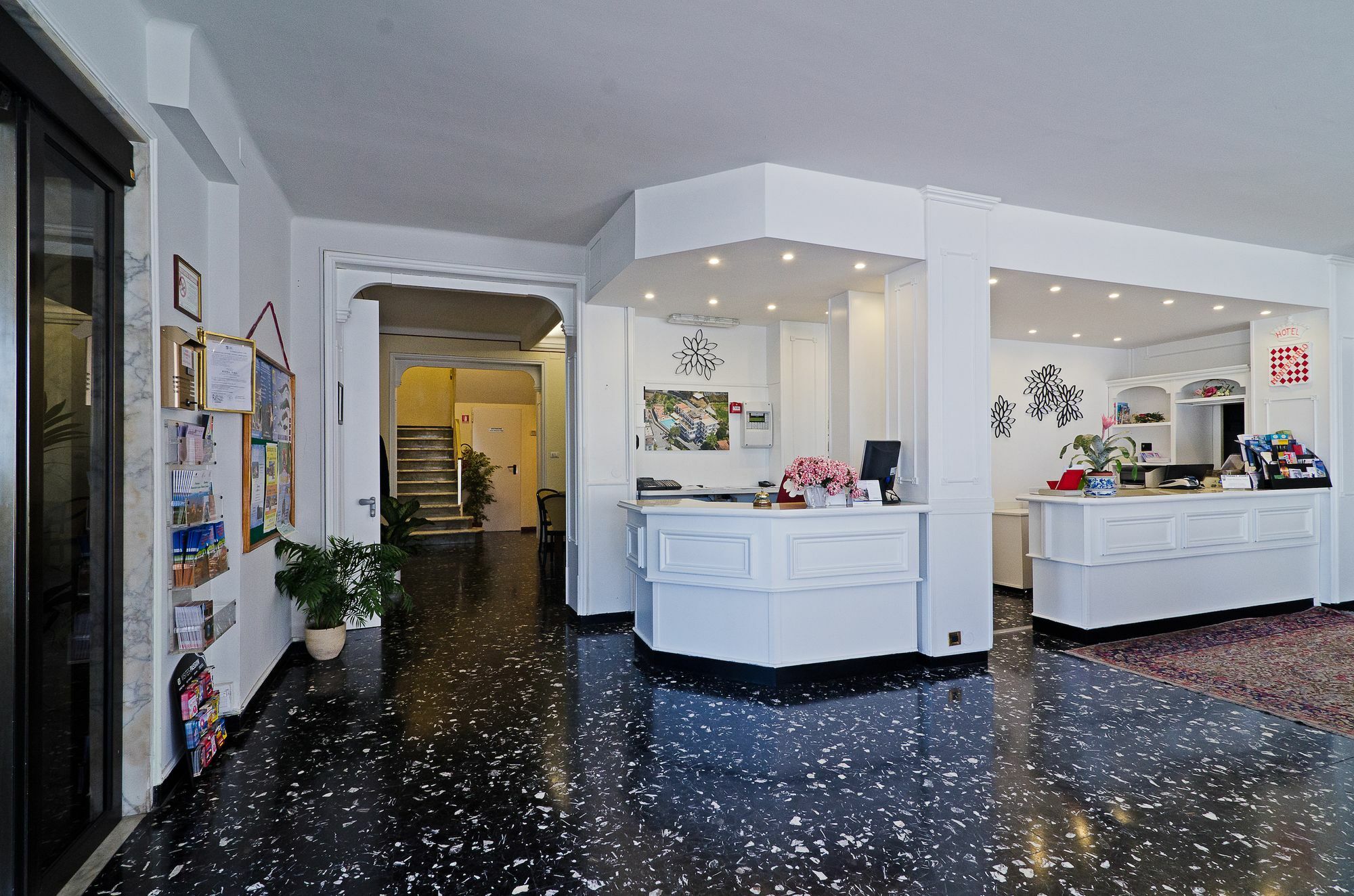 סנרמו Hotel Ariston Montecarlo מראה חיצוני תמונה