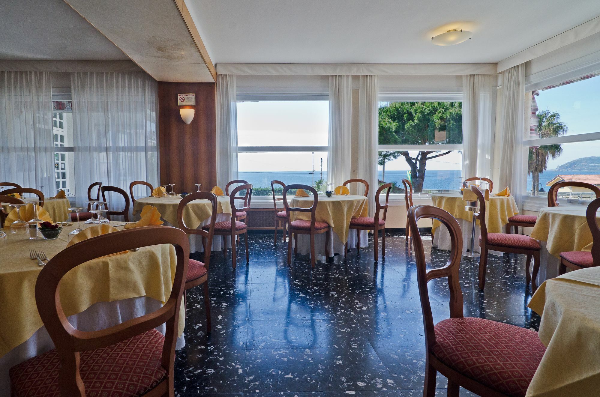 סנרמו Hotel Ariston Montecarlo מראה חיצוני תמונה
